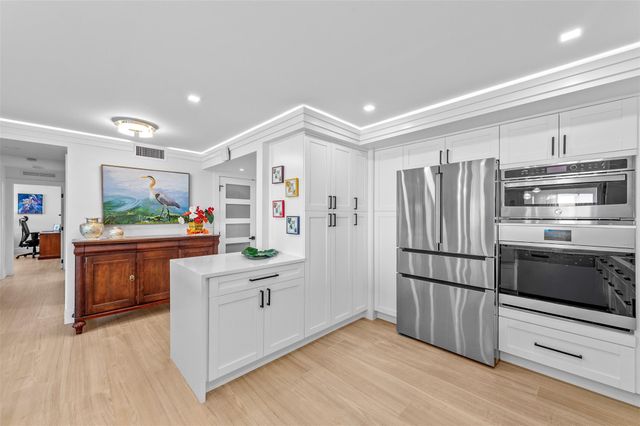 3410 Galt Ocean Dr 702N, Fort Lauderdale, FL 33308