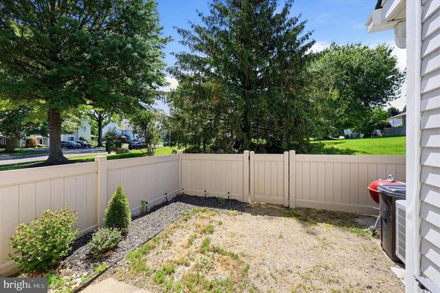 1 EATON CT, Newtown, PA 18940