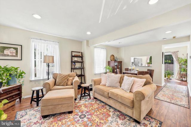 1 EATON CT, Newtown, PA 18940