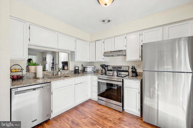 1 EATON CT, Newtown, PA 18940