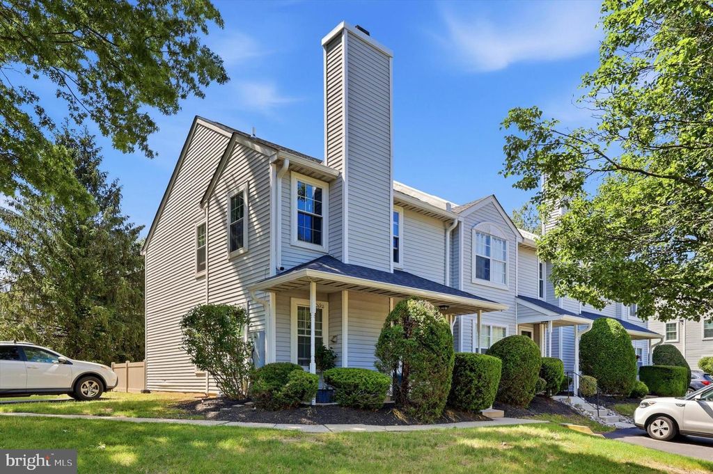 1 EATON CT, Newtown, PA 18940