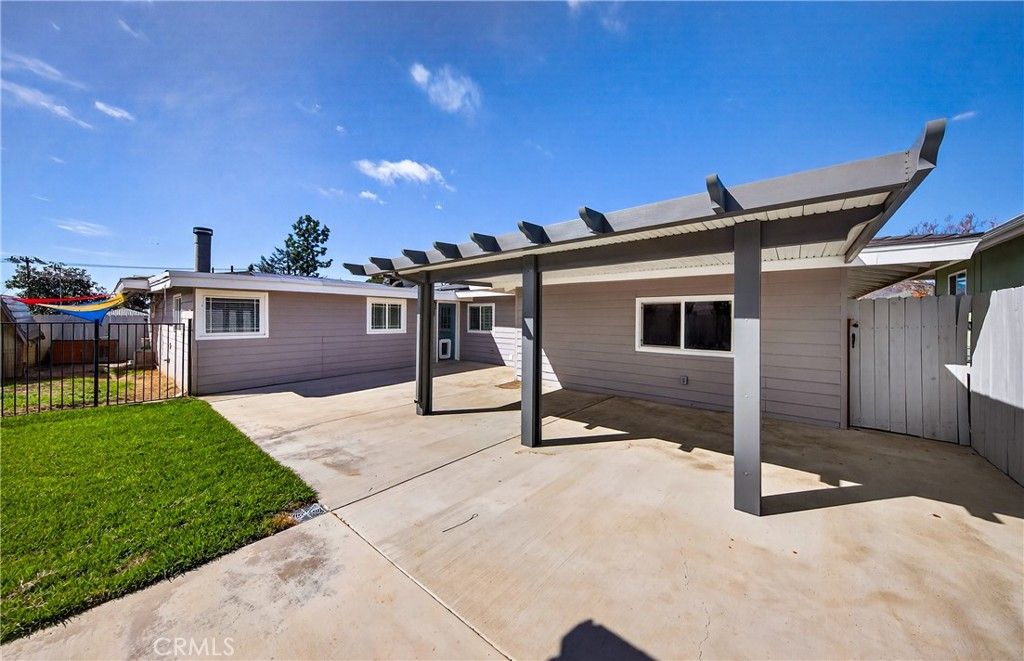 Image 27 of property listing at 34933 Persimmon, Yucaipa, CA 92399