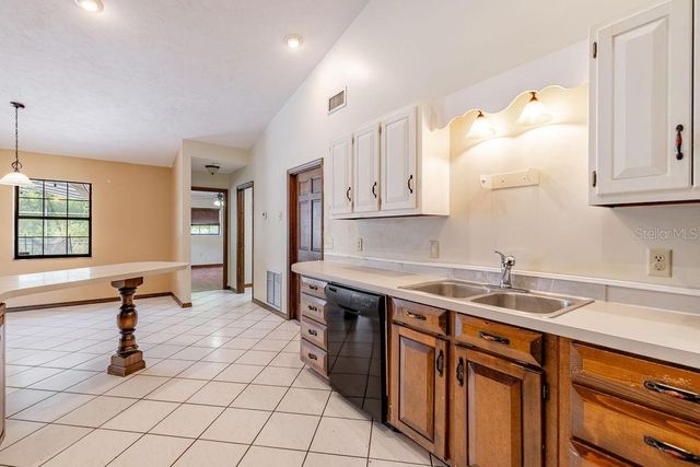 1606 FAHNSTOCK STREET, Eustis, FL 32726