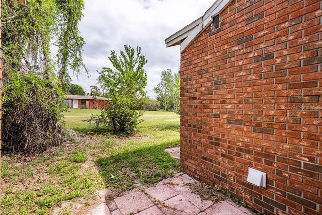 1606 FAHNSTOCK STREET, Eustis, FL 32726