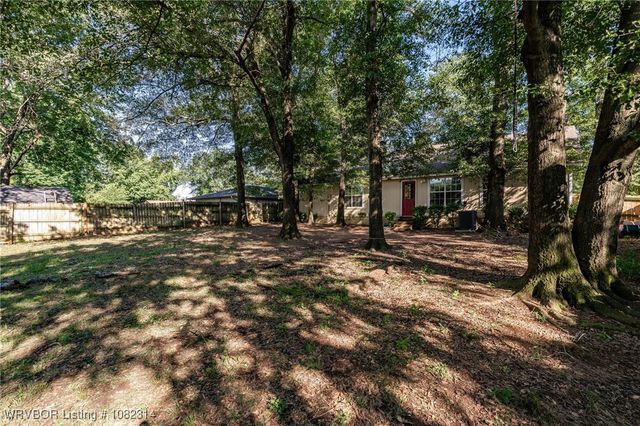 322 Country Lane Drive, Alma, AR 72921