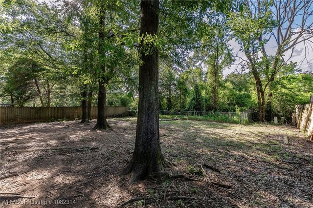 322 Country Lane Drive, Alma, AR 72921