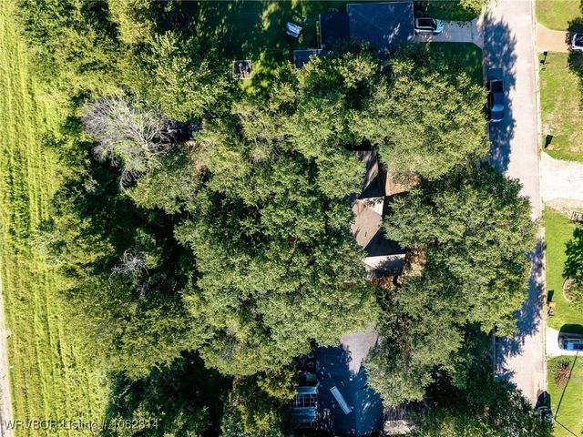 322 Country Lane Drive, Alma, AR 72921