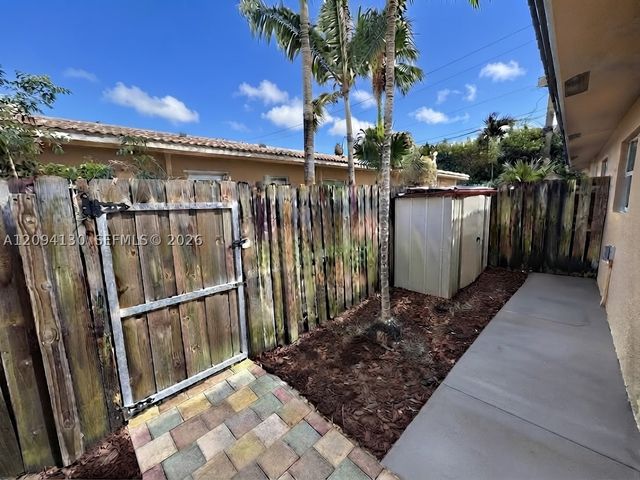 720 NE 13th Ct 3, Fort Lauderdale, FL 33304