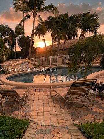 720 NE 13th Ct 3, Fort Lauderdale, FL 33304