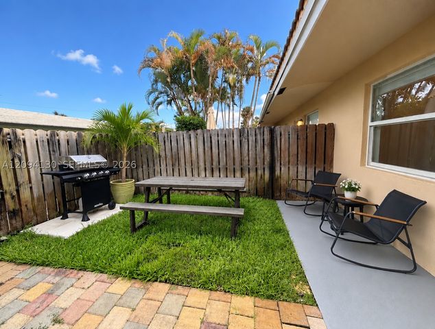 720 NE 13th Ct 3, Fort Lauderdale, FL 33304