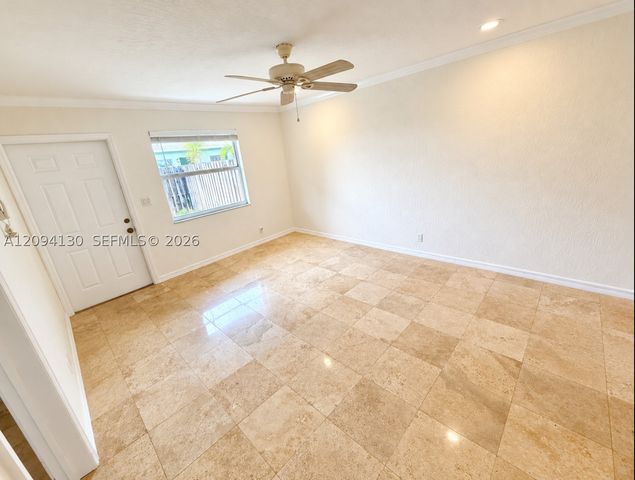 720 NE 13th Ct 3, Fort Lauderdale, FL 33304