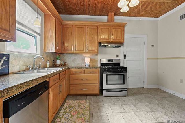 23720 Eden St, Plaquemine, LA 70764