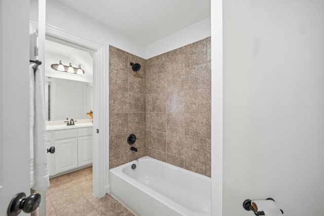 7036 Flamencia, Grand Prairie, TX 75054