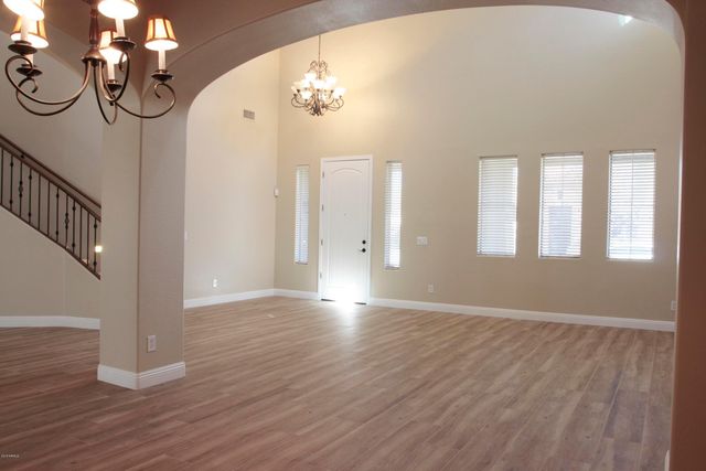 2413 E Park View Lane, Phoenix, AZ 85024