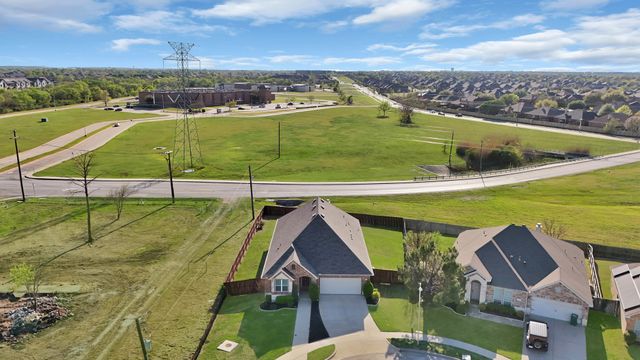 7834 Black Willow Lane, Arlington, TX 76002