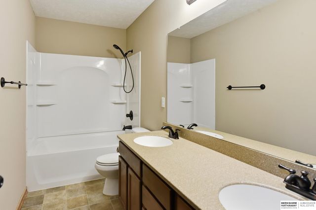 19374 Blaine Street, Omaha, NE 68135