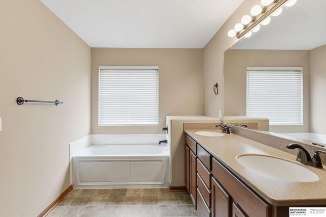 19374 Blaine Street, Omaha, NE 68135