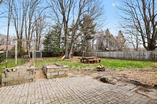 2315 Prosperity Drive, Portage City, MI 49002