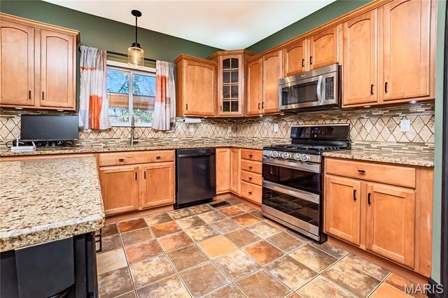 2420 Silver Lake Estates Drive, Pacific, MO 63069