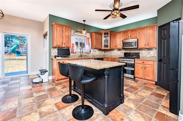 2420 Silver Lake Estates Drive, Pacific, MO 63069