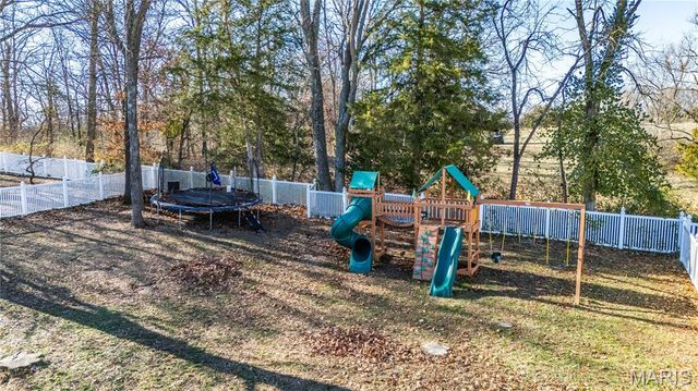 2420 Silver Lake Estates Drive, Pacific, MO 63069