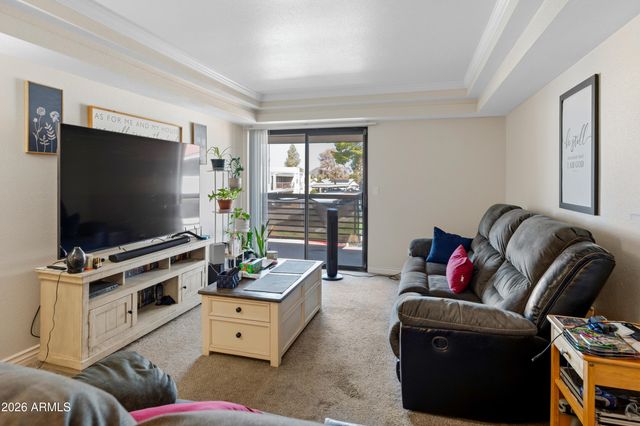 3329 W DANBURY Drive F211, Phoenix, AZ 85053