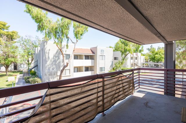 3329 W DANBURY Drive F211, Phoenix, AZ 85053