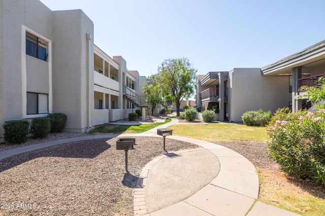 3329 W DANBURY Drive F211, Phoenix, AZ 85053