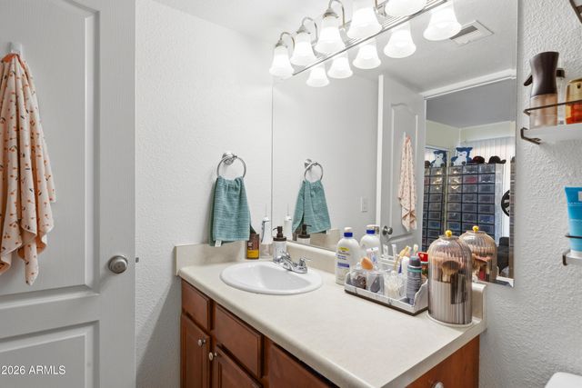 3329 W DANBURY Drive F211, Phoenix, AZ 85053