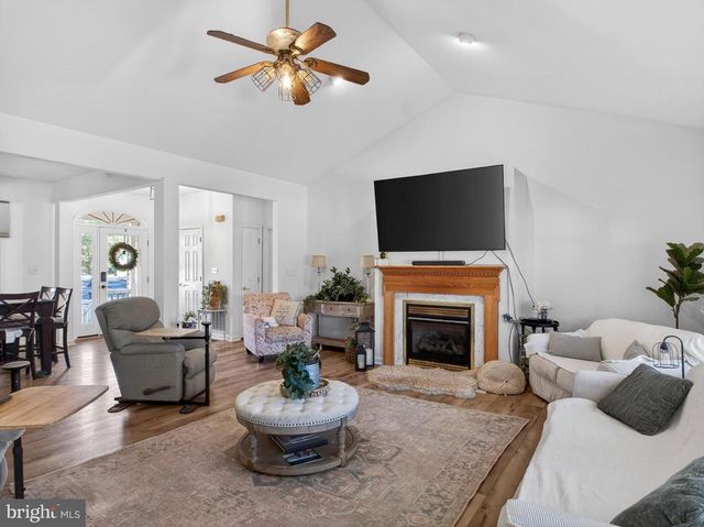 117 WOODGER CIR, Louisa, VA 23093