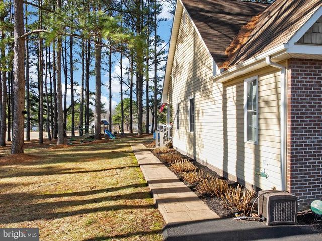 117 WOODGER CIR, Louisa, VA 23093