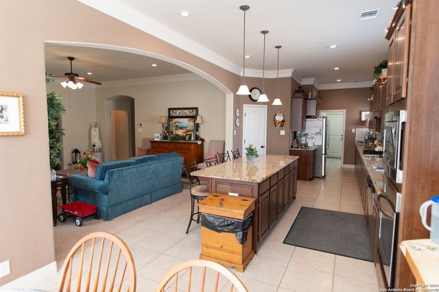 21706 Chaucer Hill, San Antonio, TX 78256