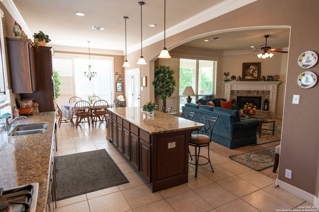 21706 Chaucer Hill, San Antonio, TX 78256