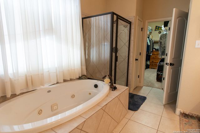 21706 Chaucer Hill, San Antonio, TX 78256