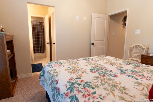 21706 Chaucer Hill, San Antonio, TX 78256