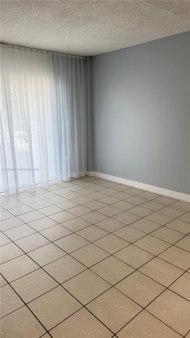 16465 NE 22nd Ave 105, North Miami Beach, FL 33160