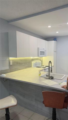 16465 NE 22nd Ave 105, North Miami Beach, FL 33160