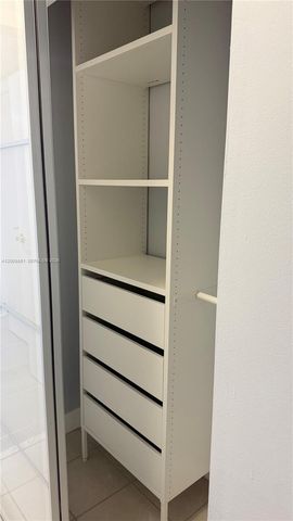 16465 NE 22nd Ave 105, North Miami Beach, FL 33160