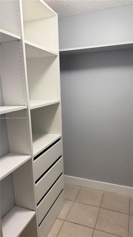 16465 NE 22nd Ave 105, North Miami Beach, FL 33160