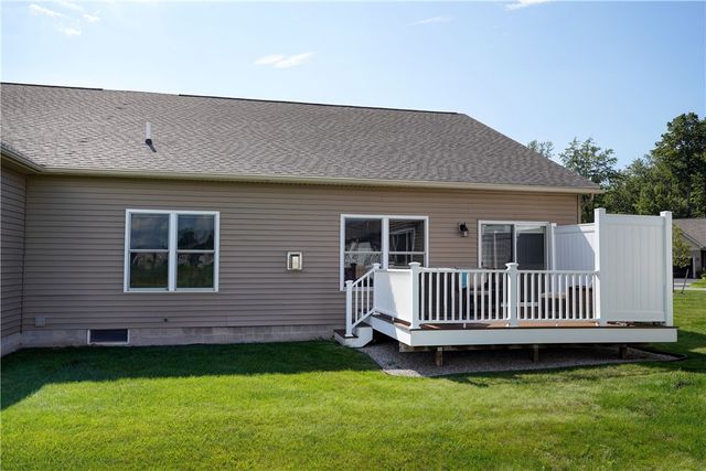 111 Golden Oaks Way, Gates, NY 14624