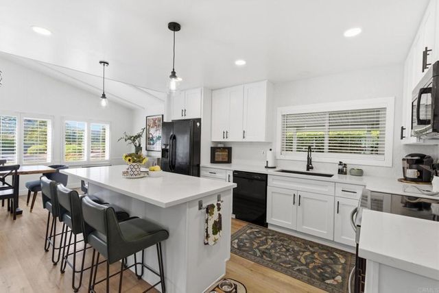 8975 Lawrence Welk Drive 285, Escondido, CA 92026