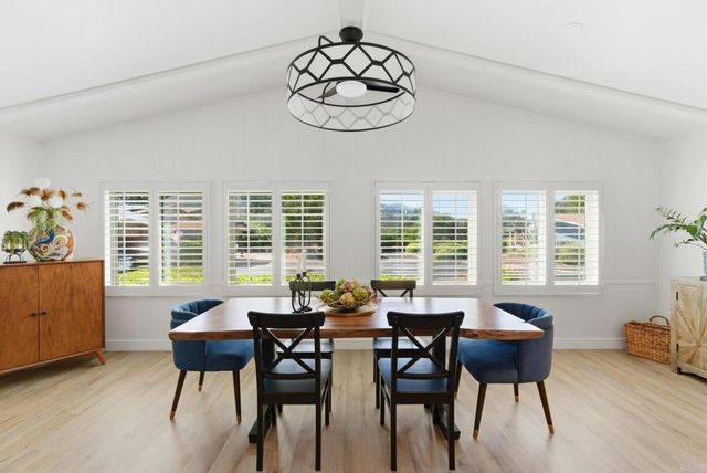 8975 Lawrence Welk Drive 285, Escondido, CA 92026