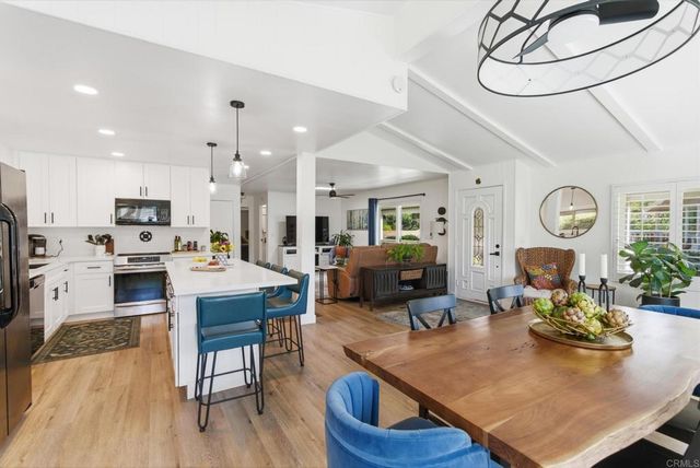 8975 Lawrence Welk Drive 285, Escondido, CA 92026