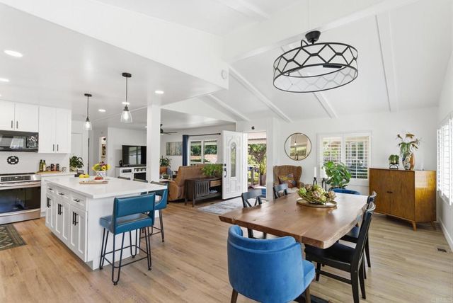 8975 Lawrence Welk Drive 285, Escondido, CA 92026