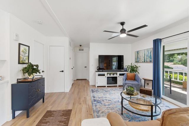 8975 Lawrence Welk Drive 285, Escondido, CA 92026