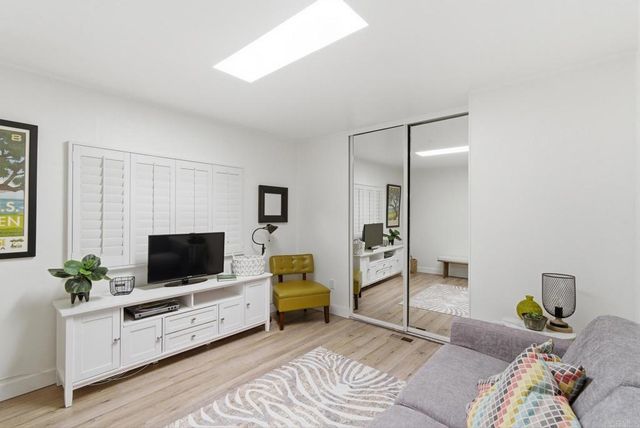 8975 Lawrence Welk Drive 285, Escondido, CA 92026