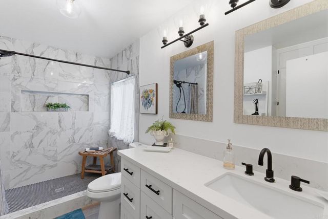 8975 Lawrence Welk Drive 285, Escondido, CA 92026