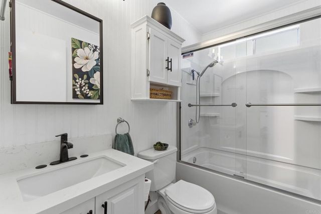 8975 Lawrence Welk Drive 285, Escondido, CA 92026
