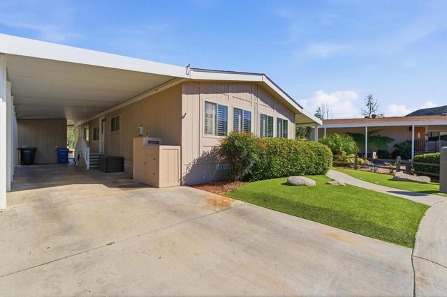 8975 Lawrence Welk Drive 285, Escondido, CA 92026