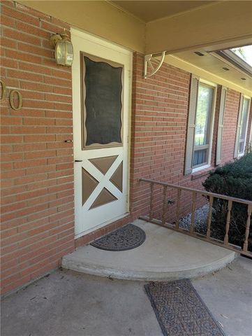 500 N 4th Street, Hiawatha, KS 66434